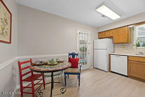 Knoxville, Tennessee 37918, United States, 2 Bedrooms Bedrooms, ,2 BathroomsBathrooms,Residential,Pending,122495