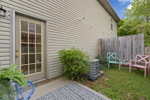 Knoxville, Tennessee 37918, United States, 2 Bedrooms Bedrooms, ,2 BathroomsBathrooms,Residential,Pending,122495