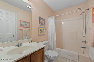 Knoxville, Tennessee 37918, United States, 2 Bedrooms Bedrooms, ,2 BathroomsBathrooms,Residential,Pending,122495