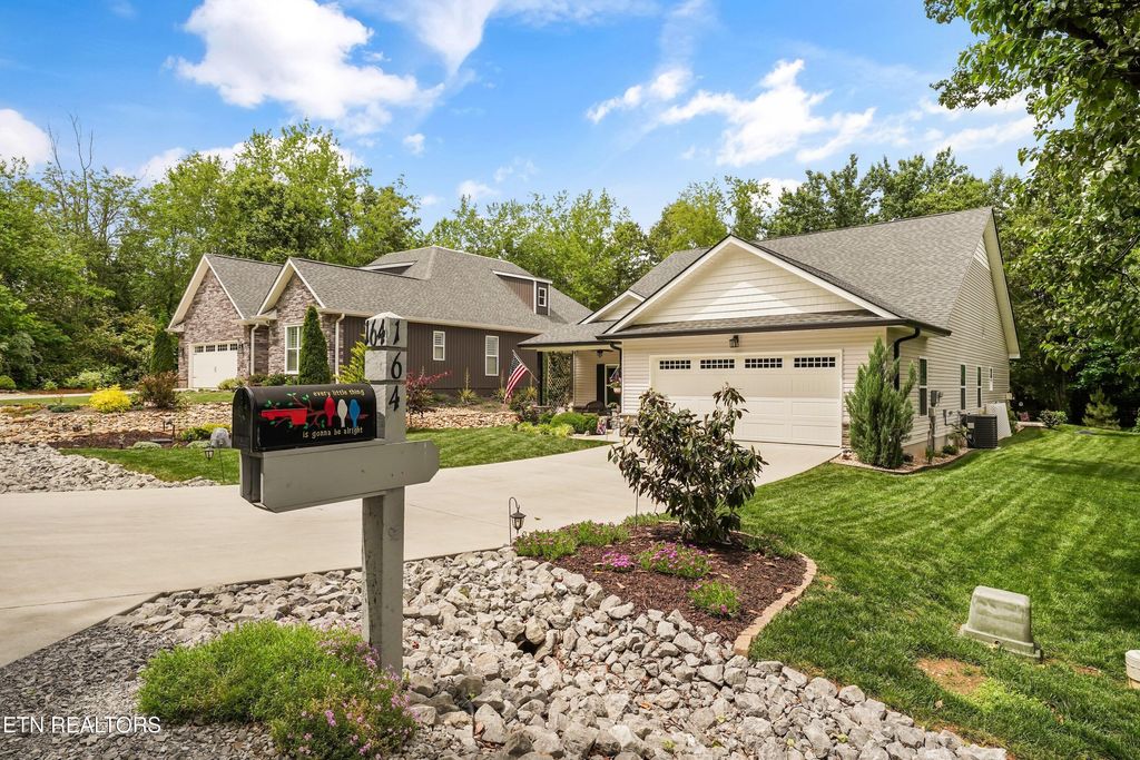 Photo of 164 Tsuhdatsi Way, Loudon, TN 37774 (MLS # 1340453)