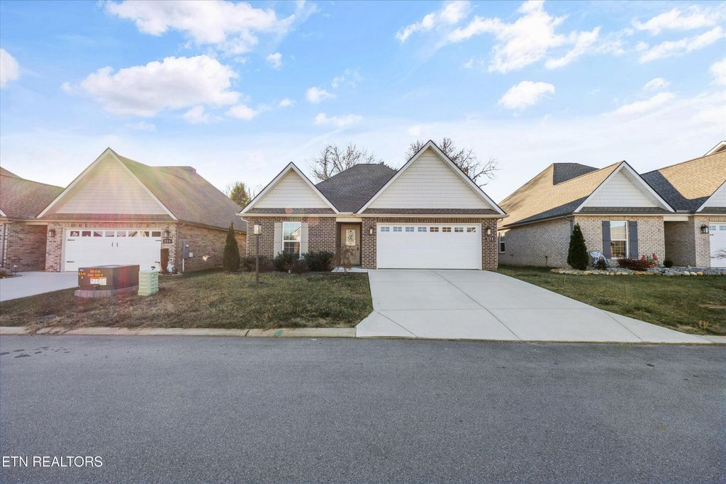 Photo of 258 Sand Hills Drive, Maryville, TN 37801 (MLS # 1324344)