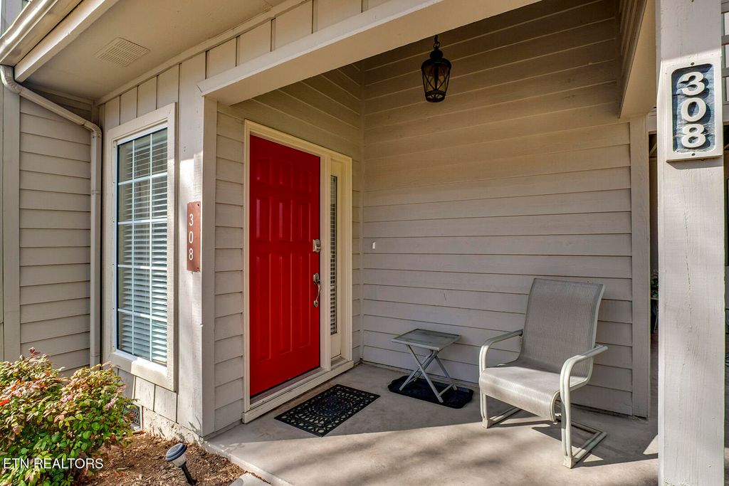 Photo of 308 Chota View Place, Loudon, TN 37774 (MLS # 1326300)