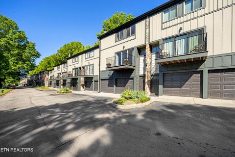 Photo of 1954 Cherokee Bluff Drive, Knoxville, TN 37920 (MLS # 1340827)