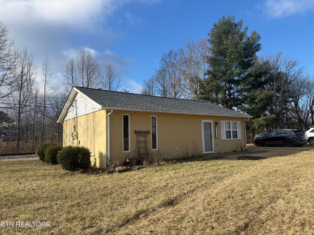 Photo of 712 Woodcliff Rd, Monterey, TN 38574 (MLS # 1329873)