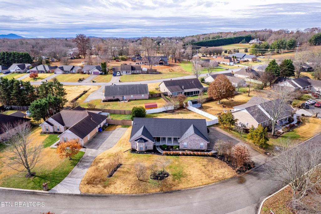 Photo of 1213 N North Wingate Way, Maryville, TN 37803 (MLS # 1323188)