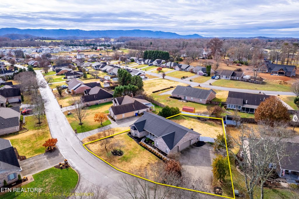 Photo of 1213 N North Wingate Way, Maryville, TN 37803 (MLS # 1323188)