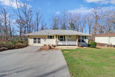Photo of 129 Lakeshire Drive, Crossville, TN 38558 (MLS # 1322399)