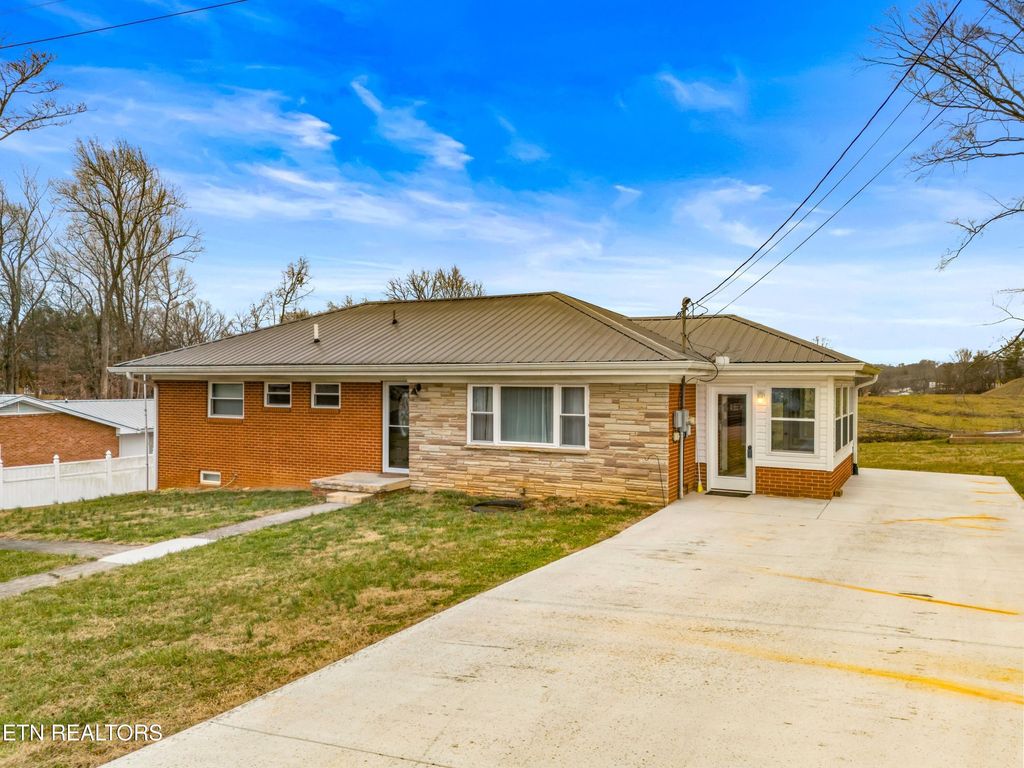 Photo of 351 Belle Meade Circle, Morristown, TN 37814 (MLS # 1326852)