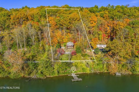 Photo of 197 Lakecrest Drive Dr, Harriman, TN 37748 (MLS # 1321106)