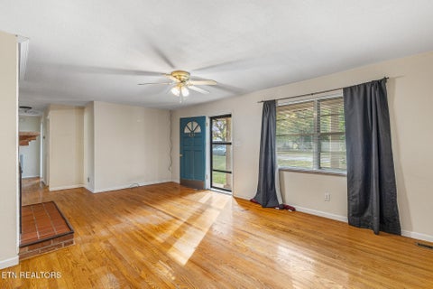 Tiny photo for 633 Monroe St, Madisonville, TN 37354 (MLS # 1360467)