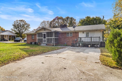 Tiny photo for 633 Monroe St, Madisonville, TN 37354 (MLS # 1360467)