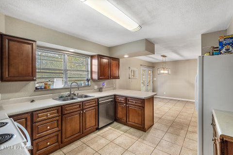 Tiny photo for 633 Monroe St, Madisonville, TN 37354 (MLS # 1360467)