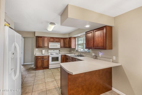 Tiny photo for 633 Monroe St, Madisonville, TN 37354 (MLS # 1360467)