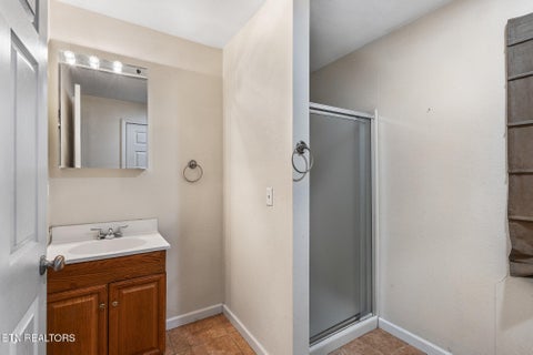 Tiny photo for 633 Monroe St, Madisonville, TN 37354 (MLS # 1360467)