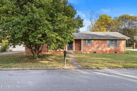 Tiny photo for 633 Monroe St, Madisonville, TN 37354 (MLS # 1360467)