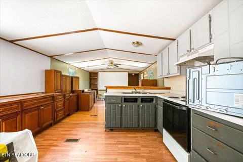 Tiny photo for 2332 Cove Pointe Rd, LaFollette, TN 37766 (MLS # 1336625)