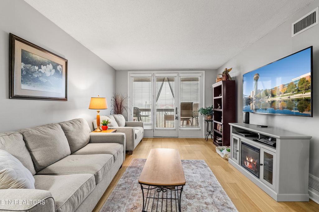 Photo of 504 Regal Tower, Maryville, TN 37804 (MLS # 1328902)