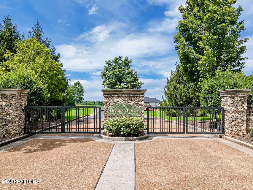 220 Thunder Rd