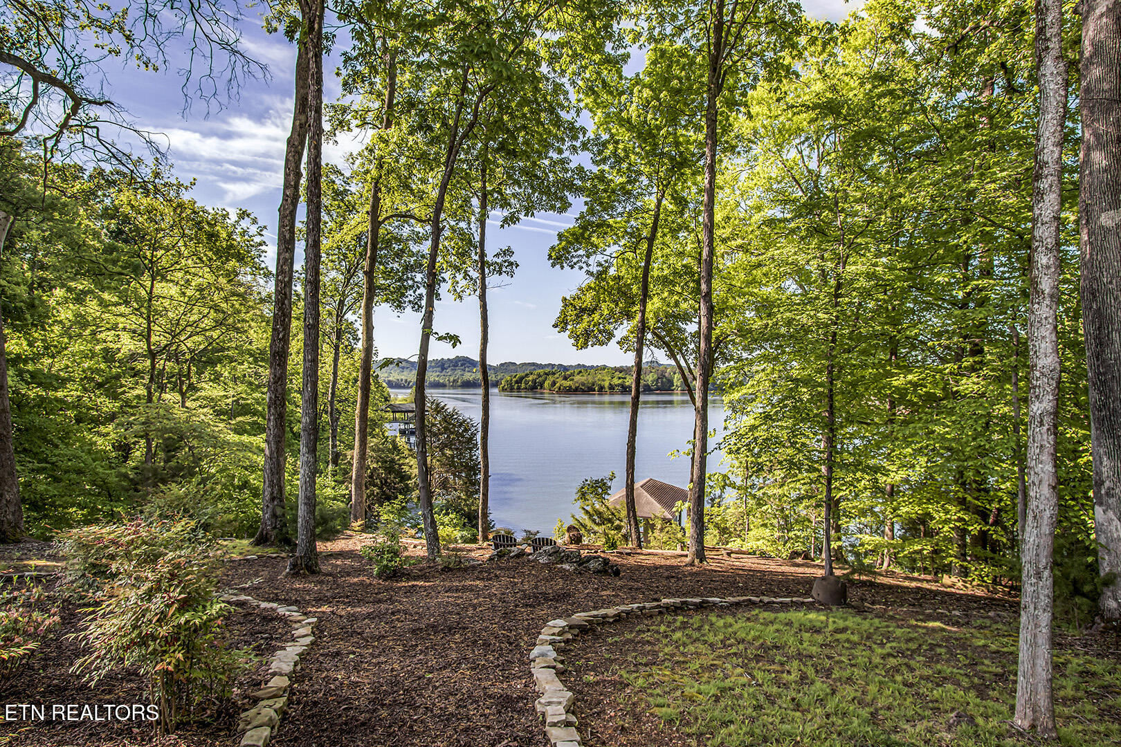 220 Thunder Rd