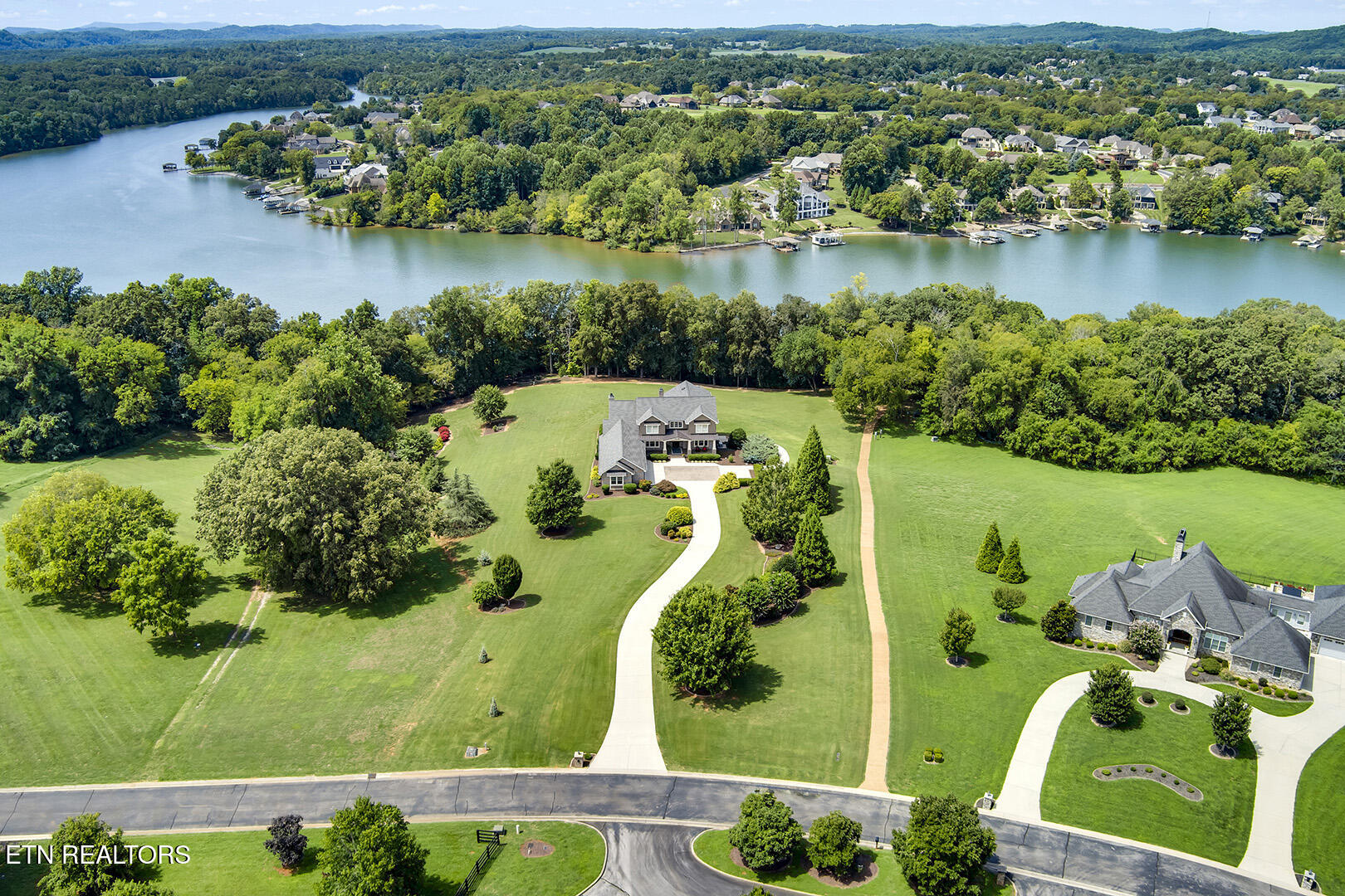220 Thunder Rd