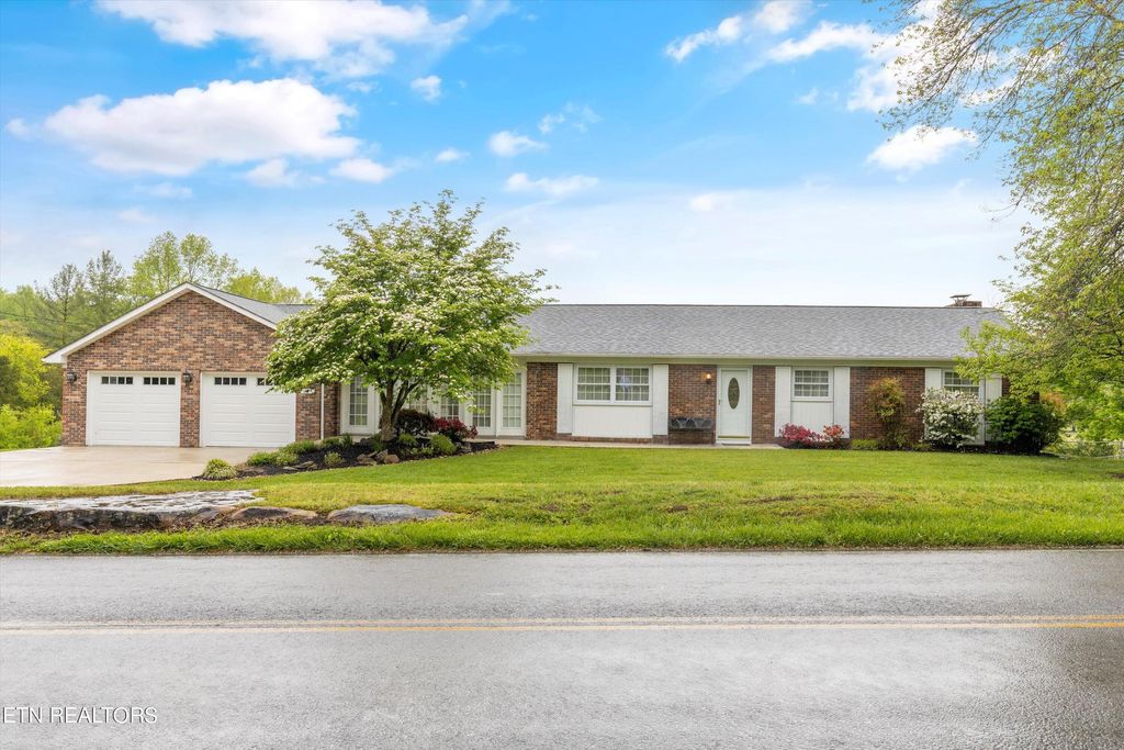 Photo of 1784 Fairview Rd, Oliver Springs, TN 37840 (MLS # 1261165)