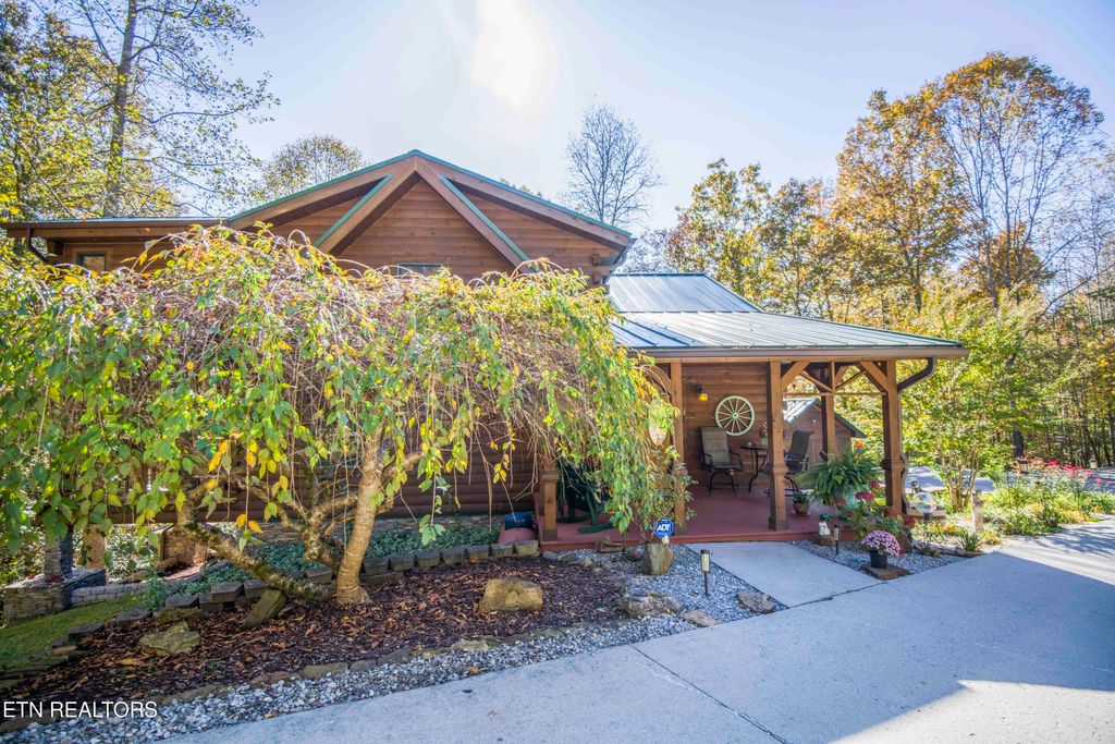 Photo of 242 Bluff View Rd, New Tazewell, TN 37825 (MLS # 1279869)