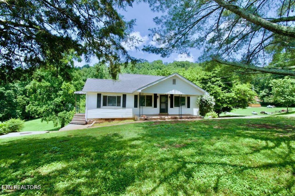 Photo of 325 Self Hollow Rd, Rockford, TN 37853 (MLS # 1304312)