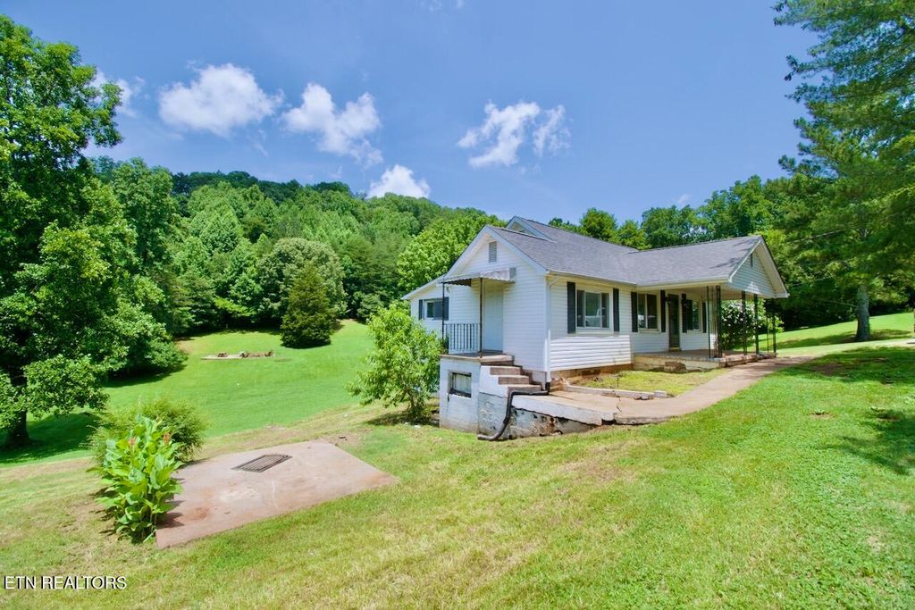 Photo of 325 Self Hollow Rd, Rockford, TN 37853 (MLS # 1304312)