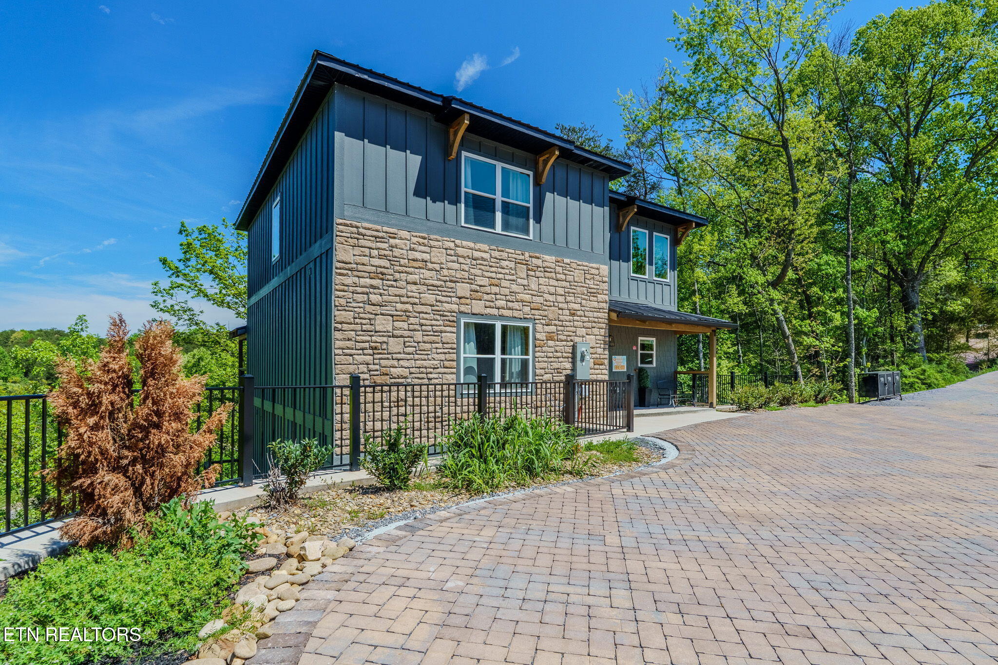 1130 Lee Cardwell Circle UNIT 5