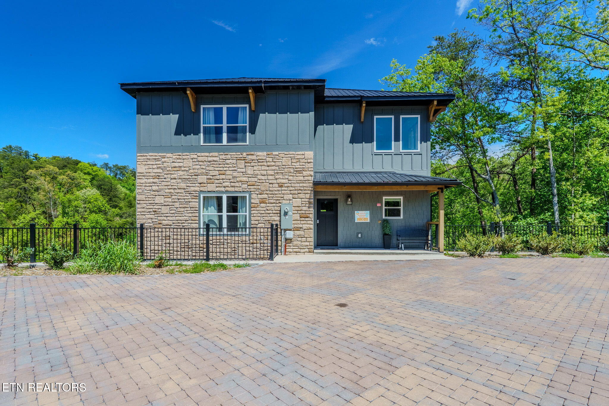 1130 Lee Cardwell Circle UNIT 5