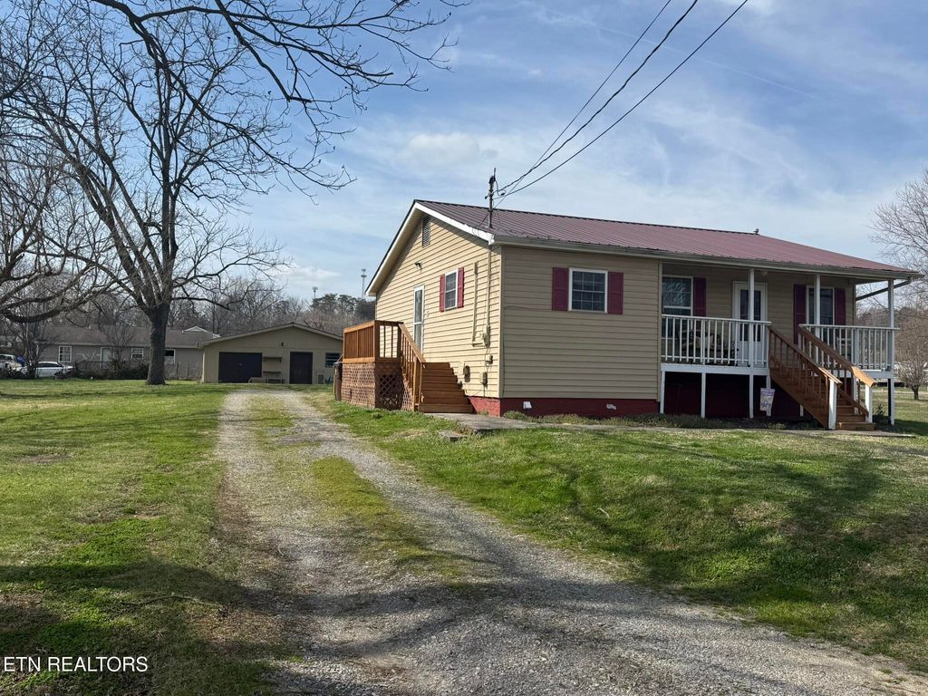 Photo of 206 Marietta St, Madisonville, TN 37354 (MLS # 1331339)