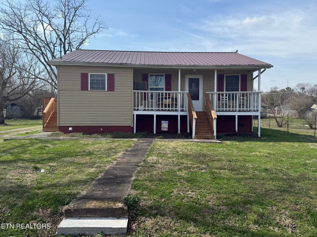 Photo of 206 Marietta St, Madisonville, TN 37354 (MLS # 1331339)