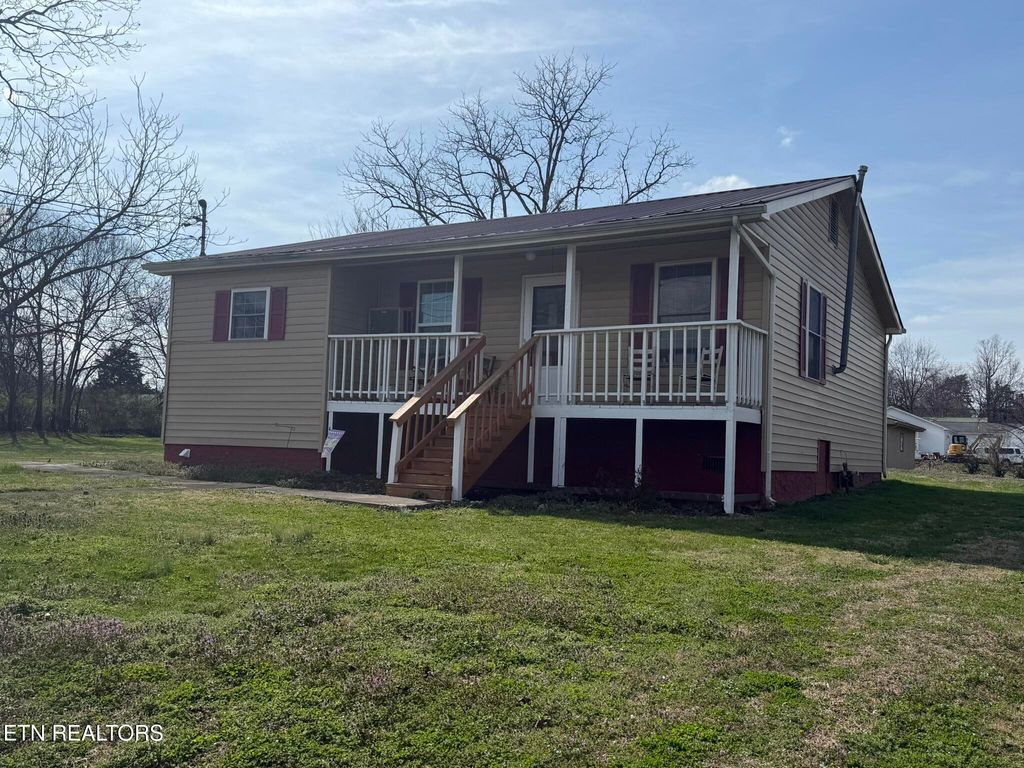 Photo of 206 Marietta St, Madisonville, TN 37354 (MLS # 1331339)