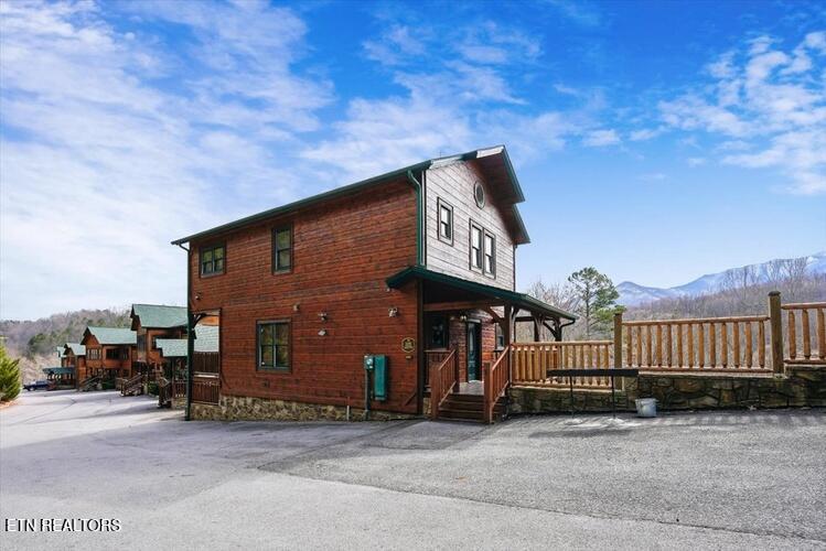 832 Resort Way