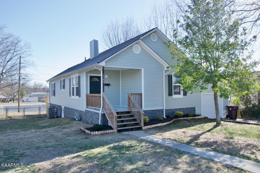 Photo of 1380 Dalton St, Alcoa, TN 37701 (MLS # 1218437)