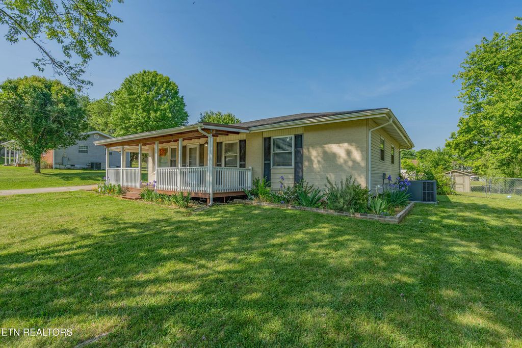 Photo of 415 Coffee Lane, Loudon, TN 37774 (MLS # 1338847)