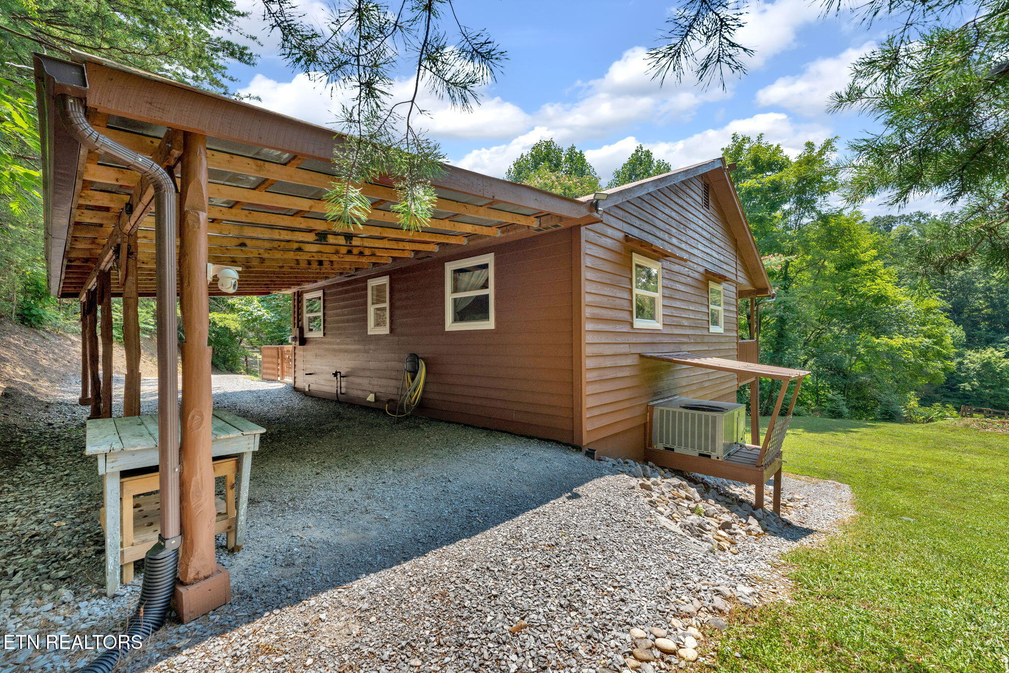 3009 Winding Way