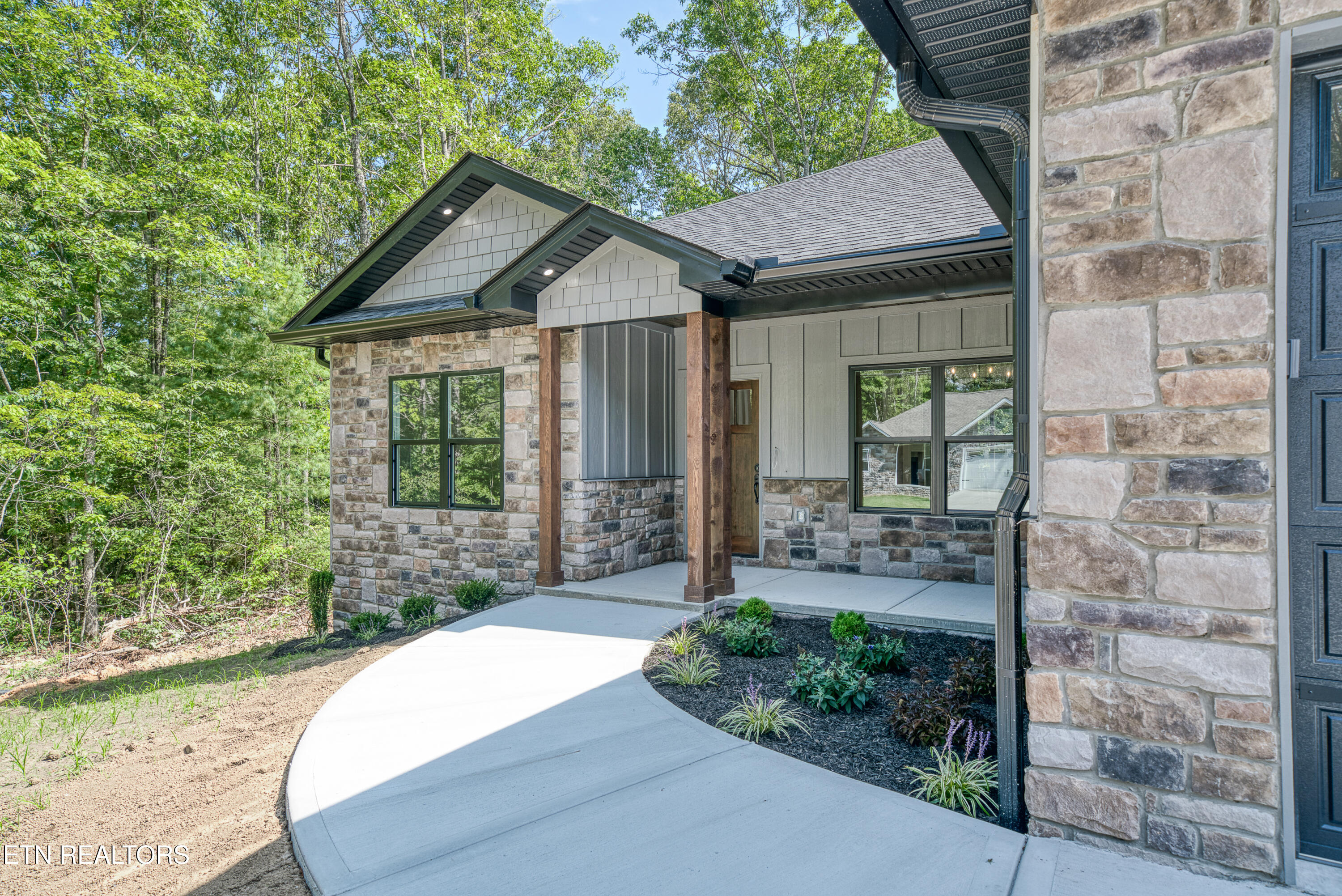 115 Hawes Circle