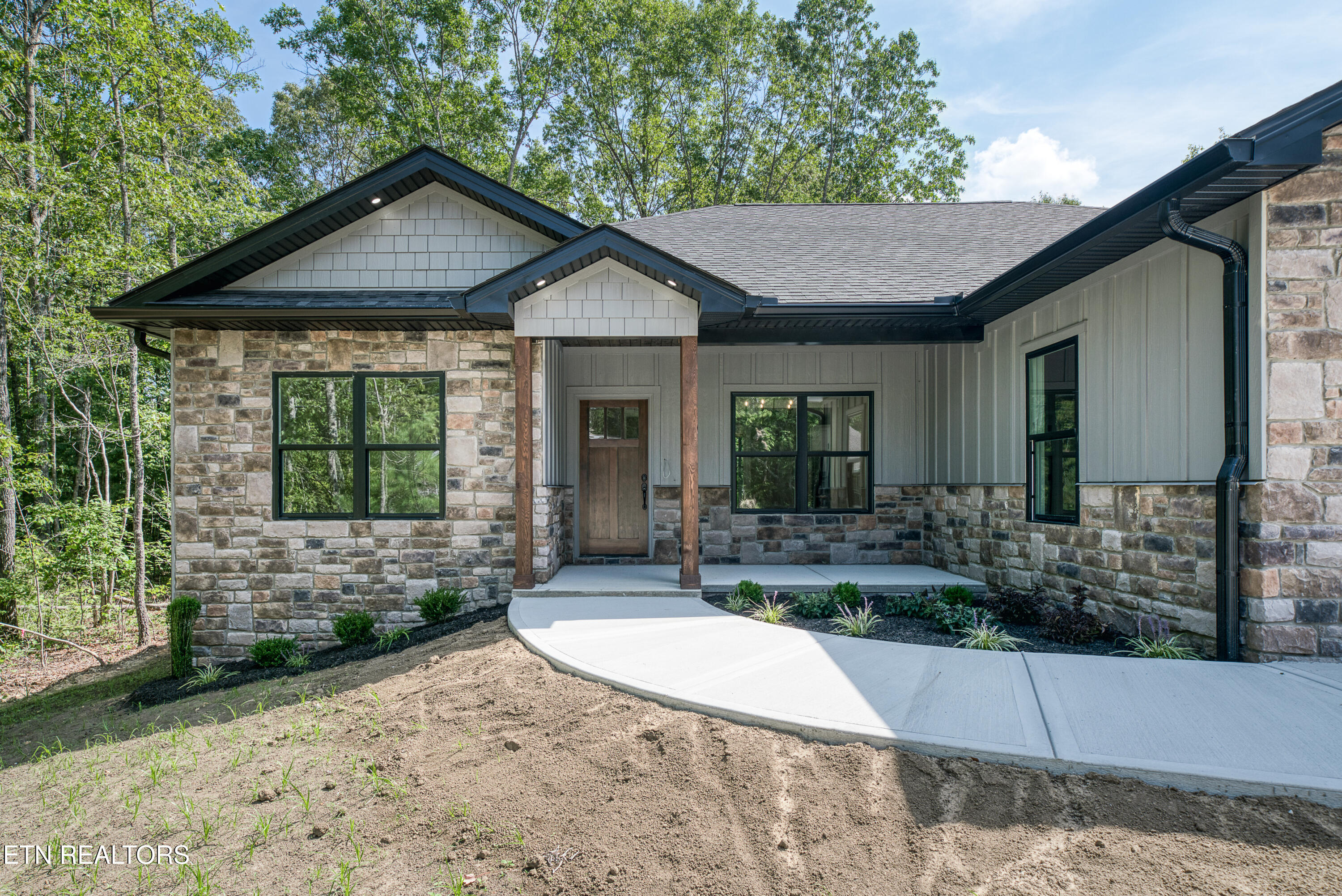 115 Hawes Circle