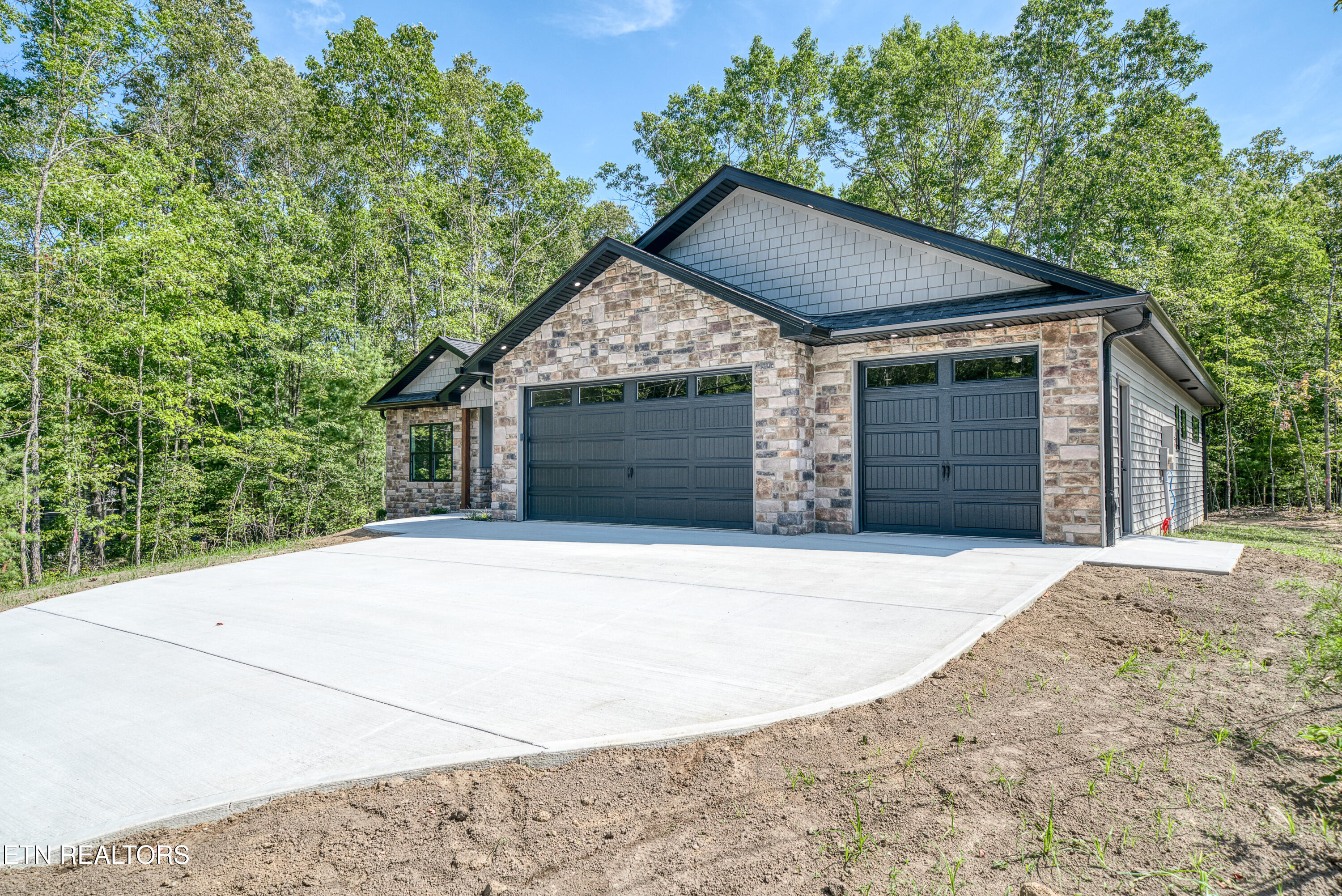 115 Hawes Circle