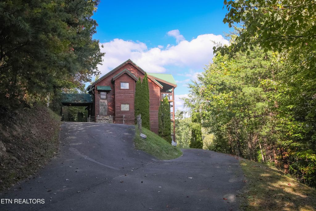 Photo of 4248 Teaberry Vista Lane, Sevierville, TN 37862 (MLS # 1318267)