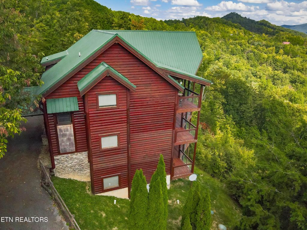 Photo of 4248 Teaberry Vista Lane, Sevierville, TN 37862 (MLS # 1318267)