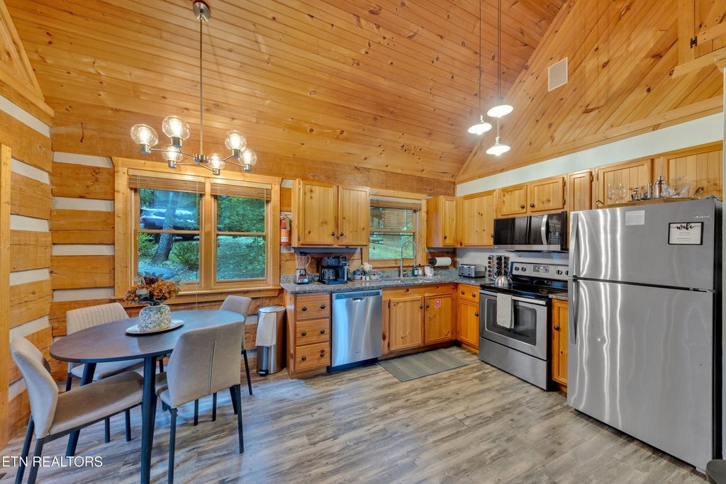 Photo of 2224 Hidden Mountain Rd, Sevierville, TN 37876 (MLS # 1331837)