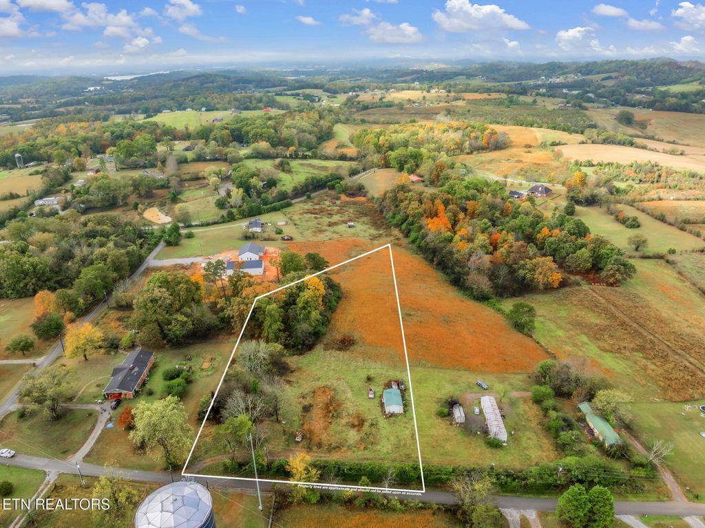 Photo of 1965 Old Sinking Creek Rd, Greenback, TN 37742 (MLS # 1319873)