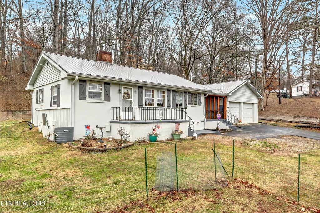 Photo of 5004 Shady Rd, Strawberry Plains, TN 37871 (MLS # 1289823)