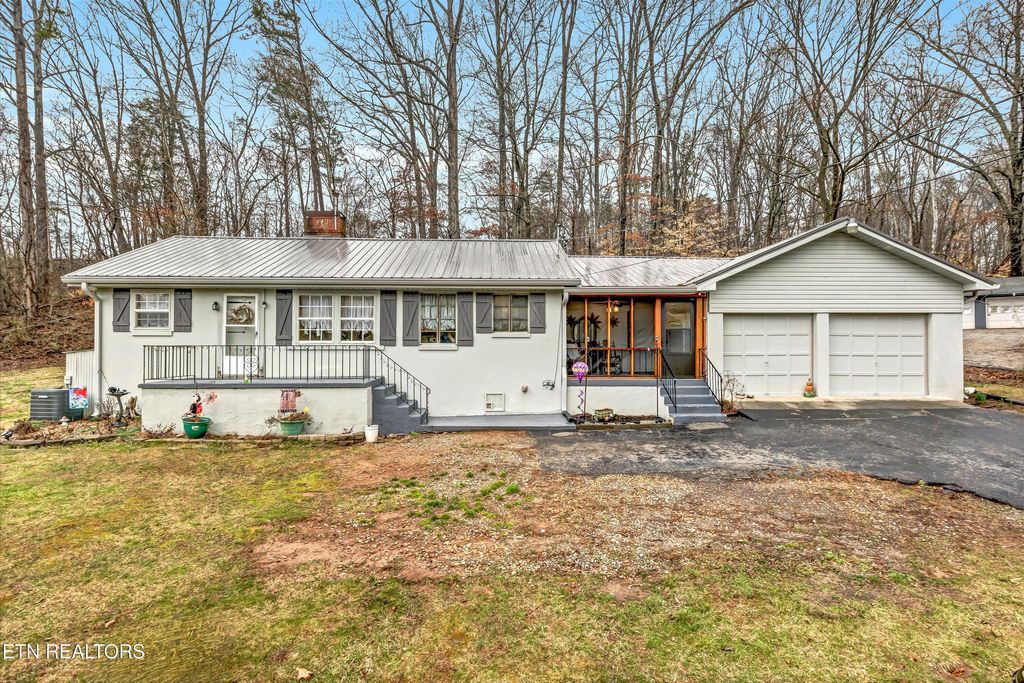 Photo of 5004 Shady Rd, Strawberry Plains, TN 37871 (MLS # 1289823)