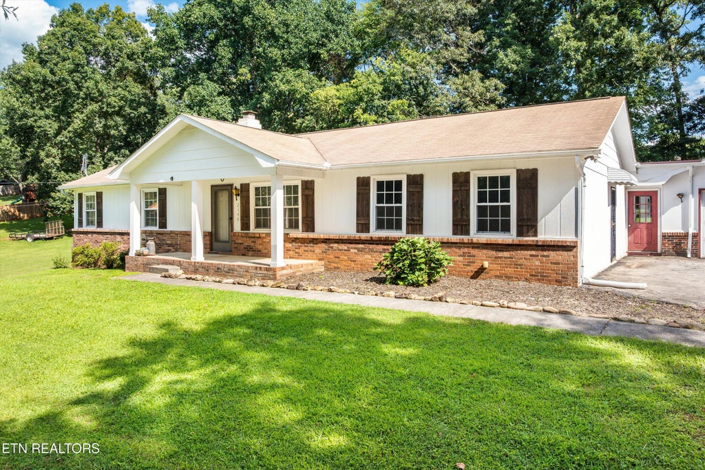 Photo of 2140 Mark Lane, Maryville, TN 37803 (MLS # 1353190)