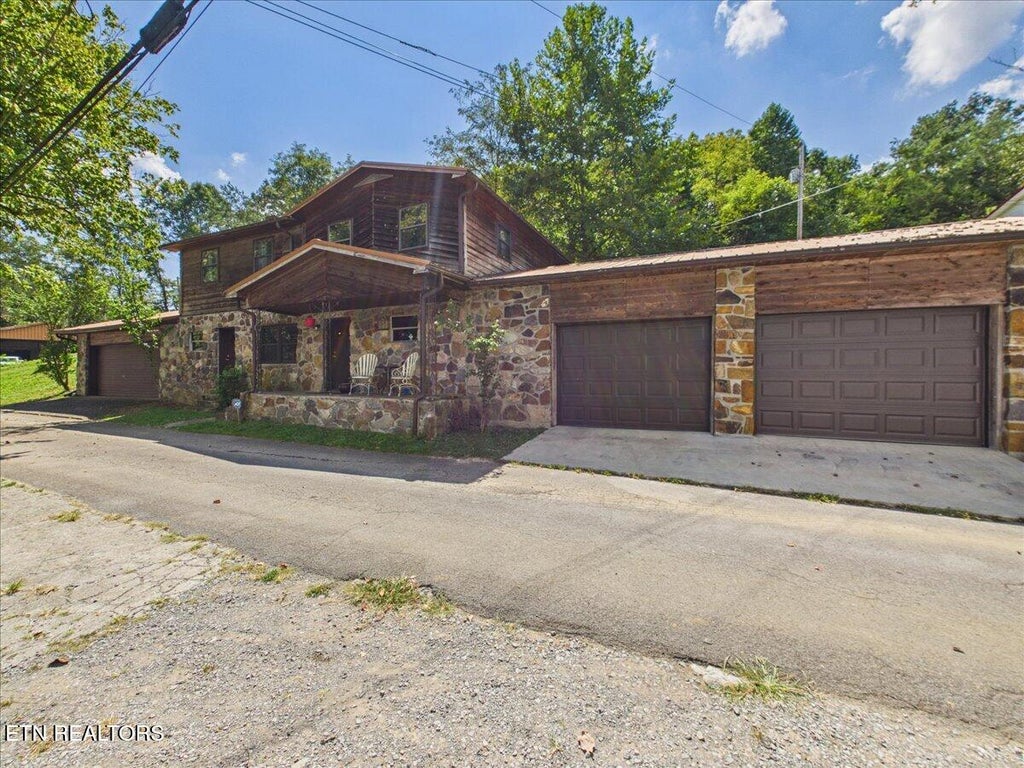 Photo of 1924 Fugate St, Tazewell, TN 37879 (MLS # 1354319)