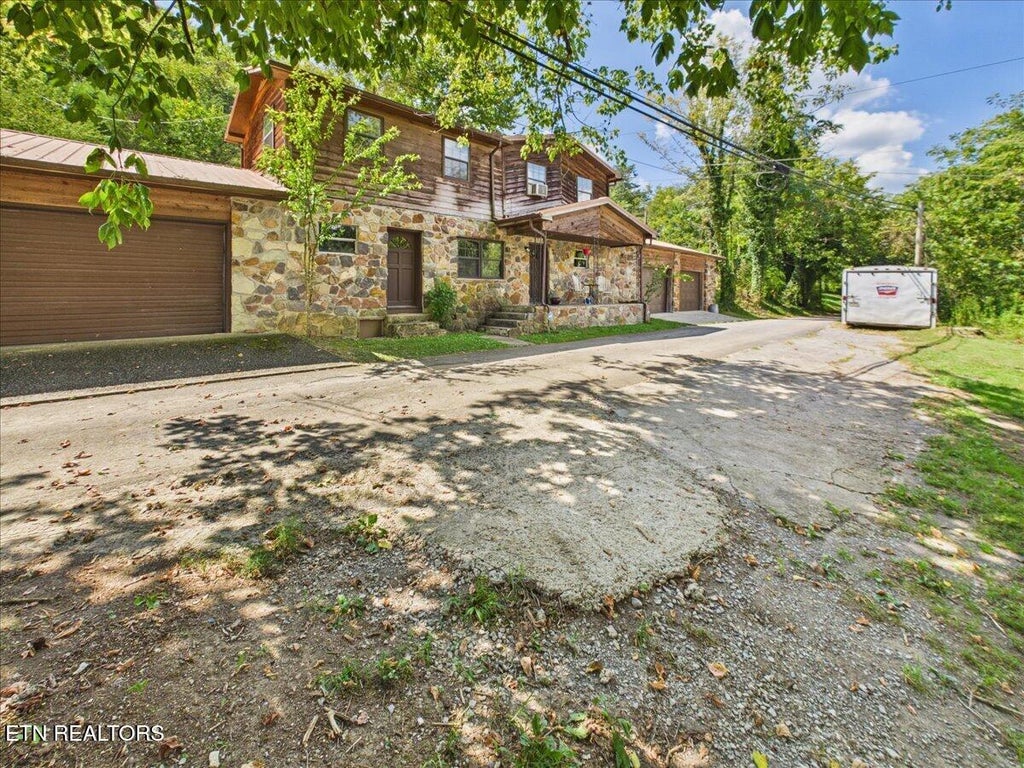 Photo of 1924 Fugate St, Tazewell, TN 37879 (MLS # 1354319)