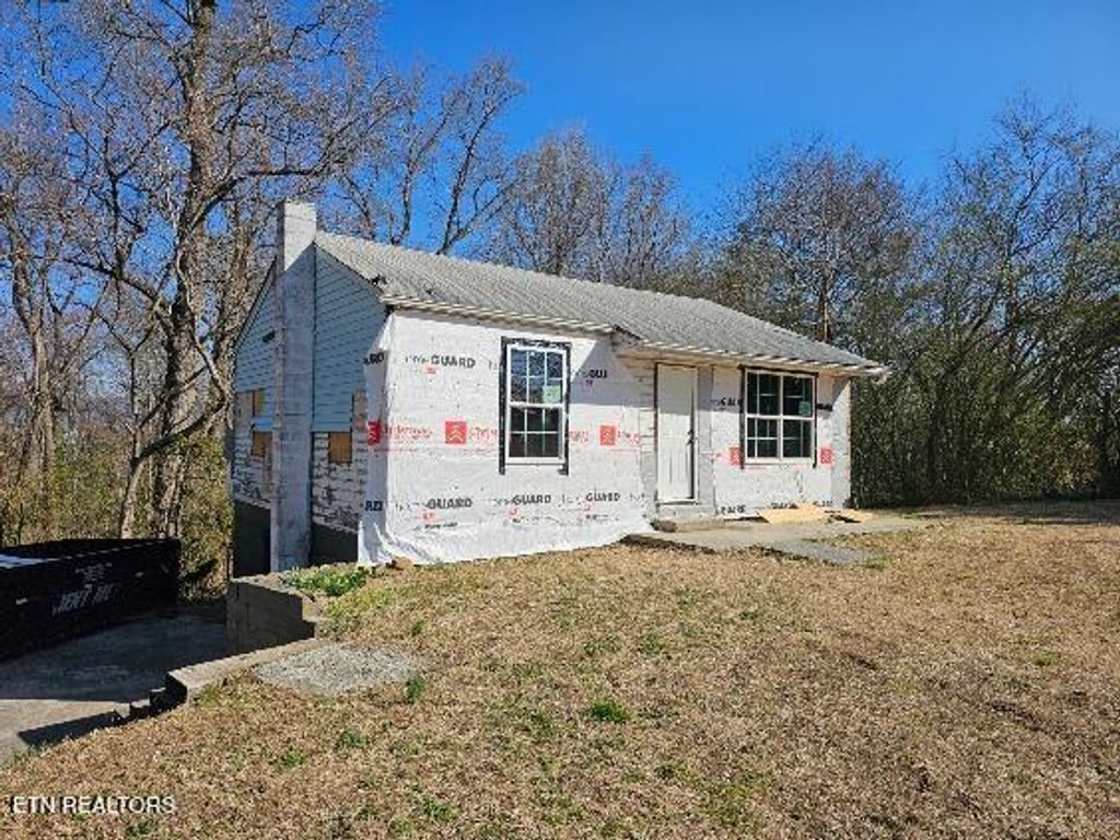 Photo of 301 Emory Heights Rd, Harriman, TN 37748 (MLS # 1293387)